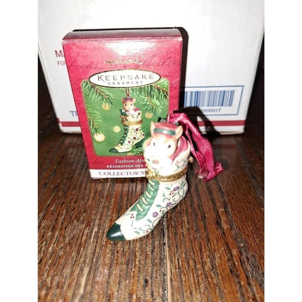 Vintage 2001 Hallmark Keepsake Fashion Afoot Christmas Holiday Tree Ornament